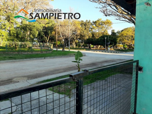 Casa 1 dormitorio y patio a metros de la plaza, Villa Urquiza