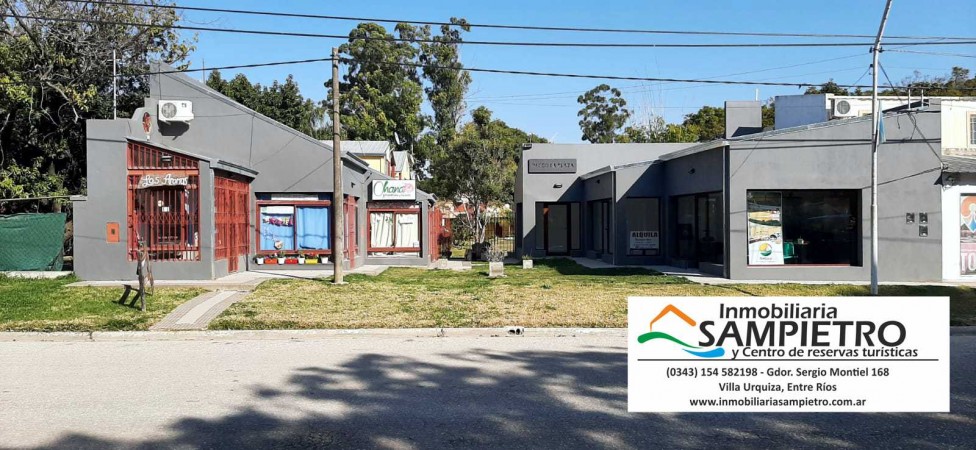 Local comercial frente a la plaza, Villa Urquiza. Paseo la Plaza, local 3.