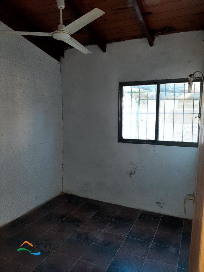 Local comercial esquina de la plaza principal, Villa Urquiza