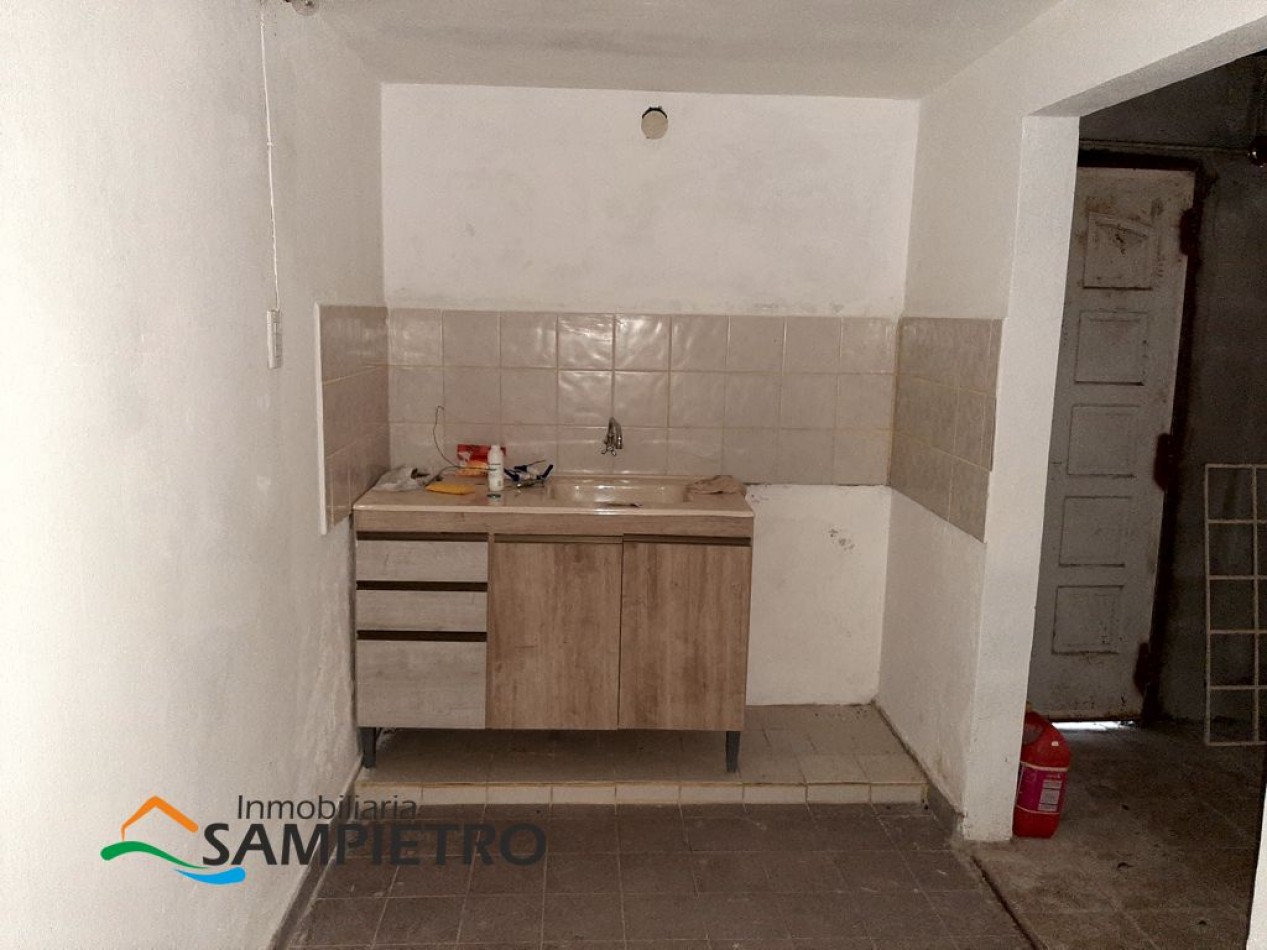 Local comercial esquina de la plaza principal, Villa Urquiza