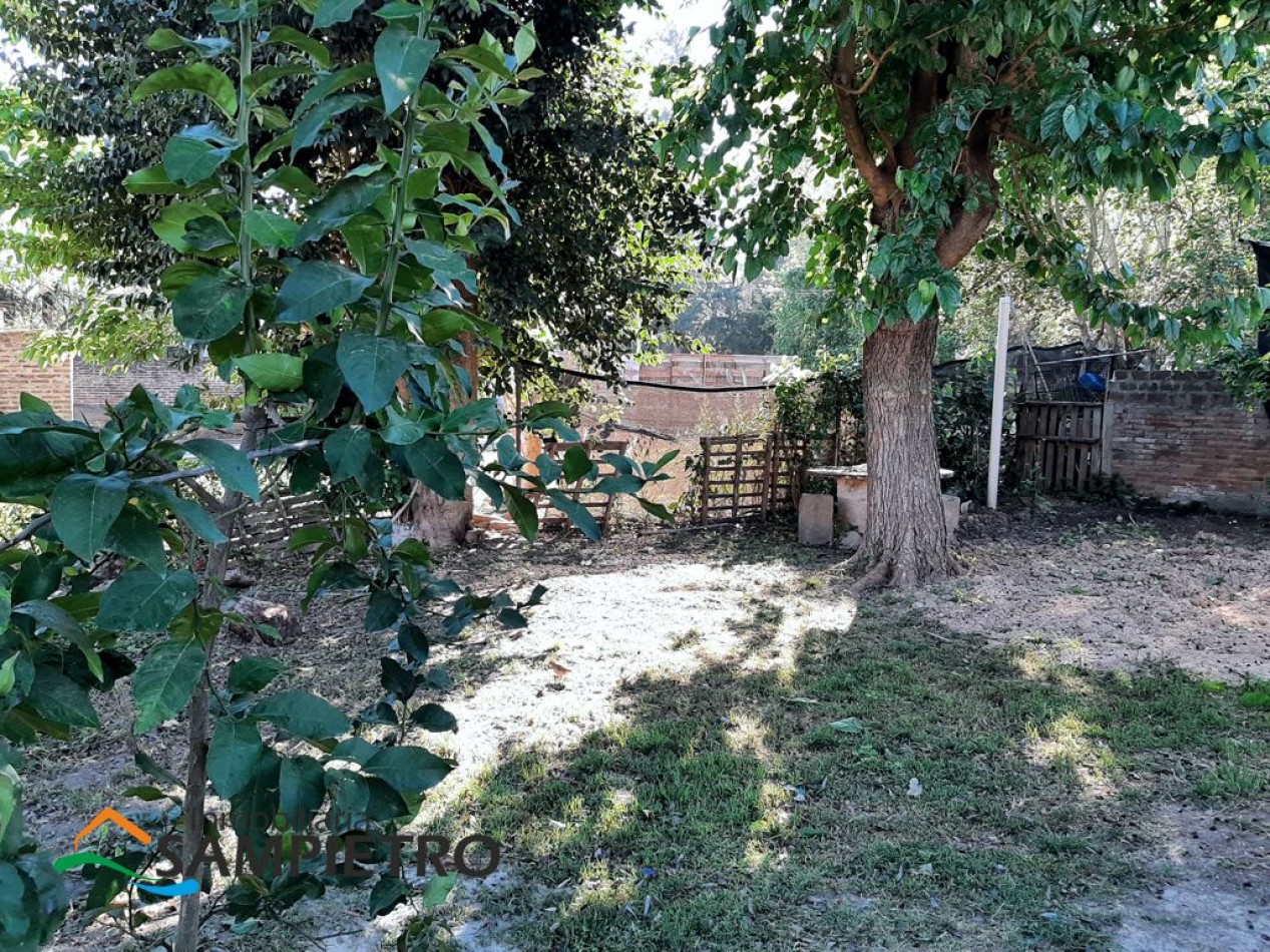 Local comercial esquina de la plaza principal, Villa Urquiza