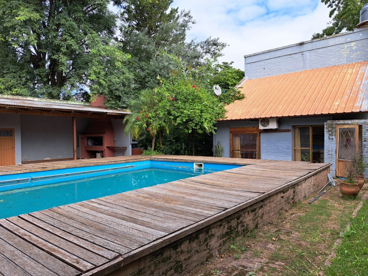 Casa quinta con pileta, amplio terreno, buena ubicacion
