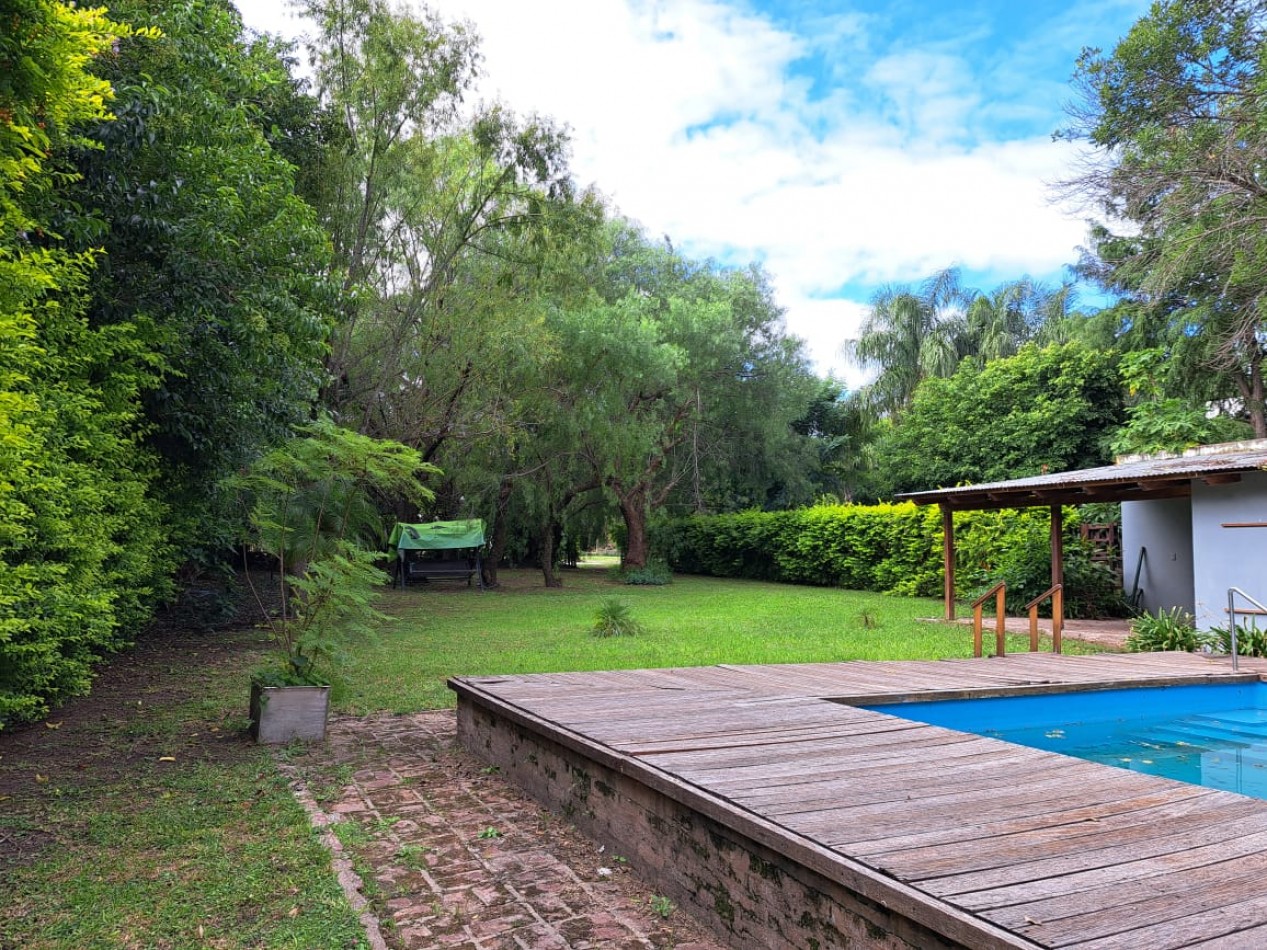Casa quinta con pileta, amplio terreno, buena ubicacion