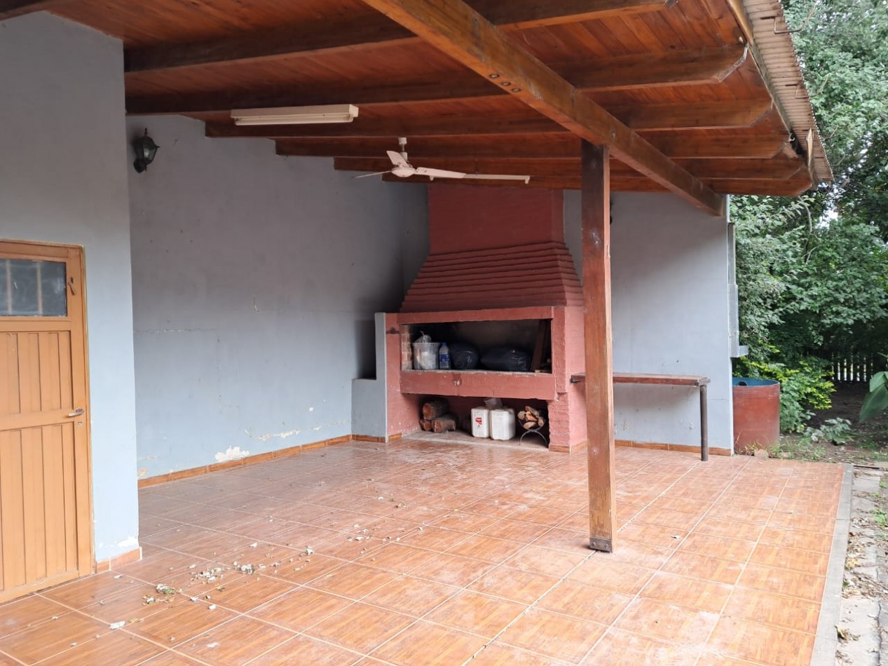 Casa quinta con pileta, amplio terreno, buena ubicacion