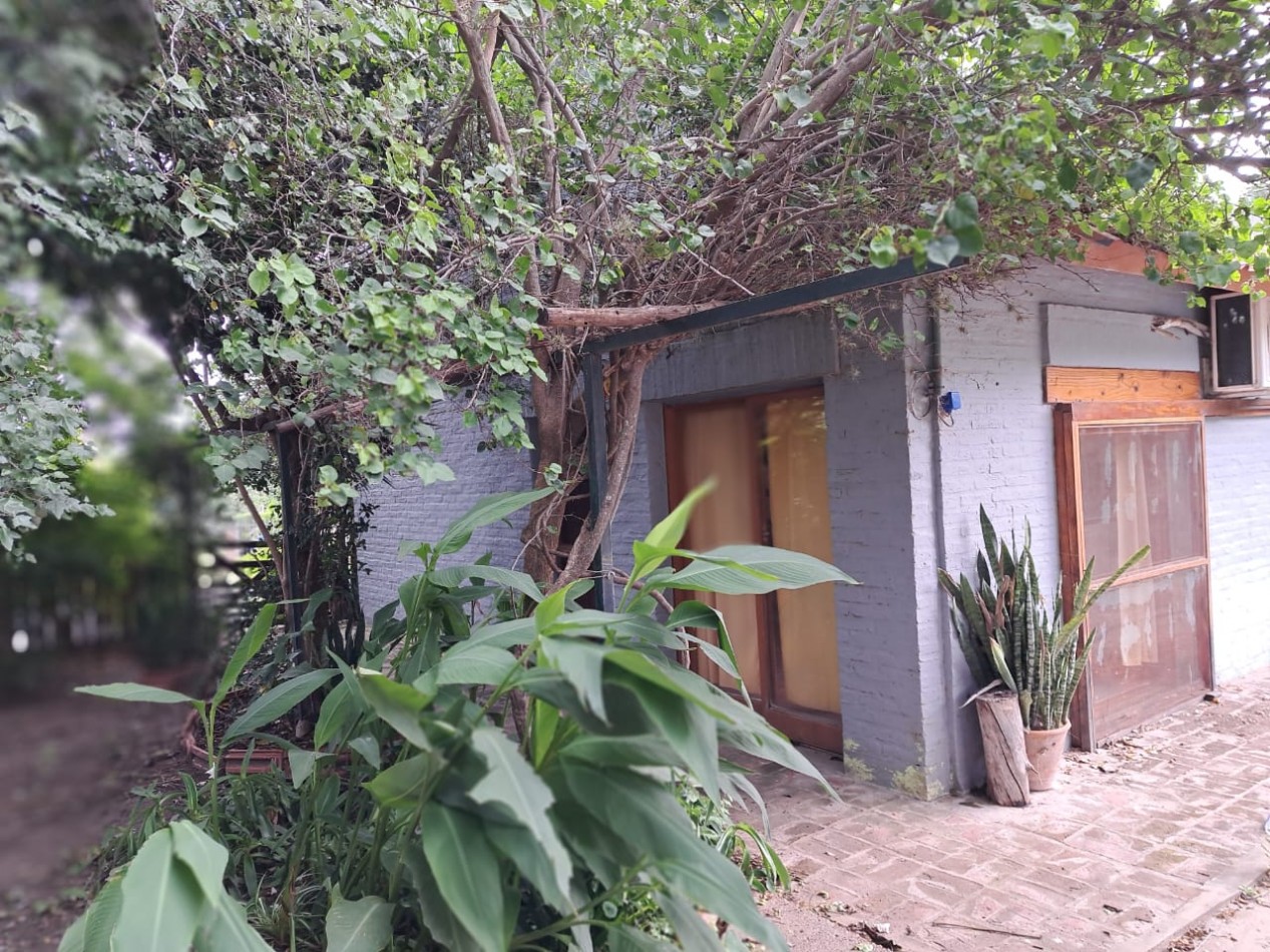 Casa quinta con pileta, amplio terreno, buena ubicacion