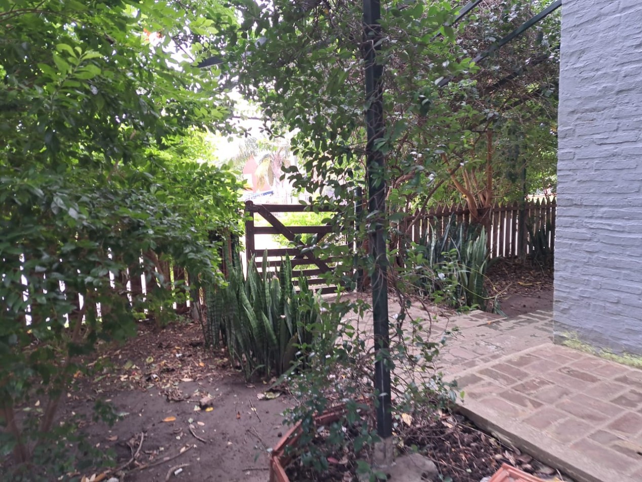 Casa quinta con pileta, amplio terreno, buena ubicacion