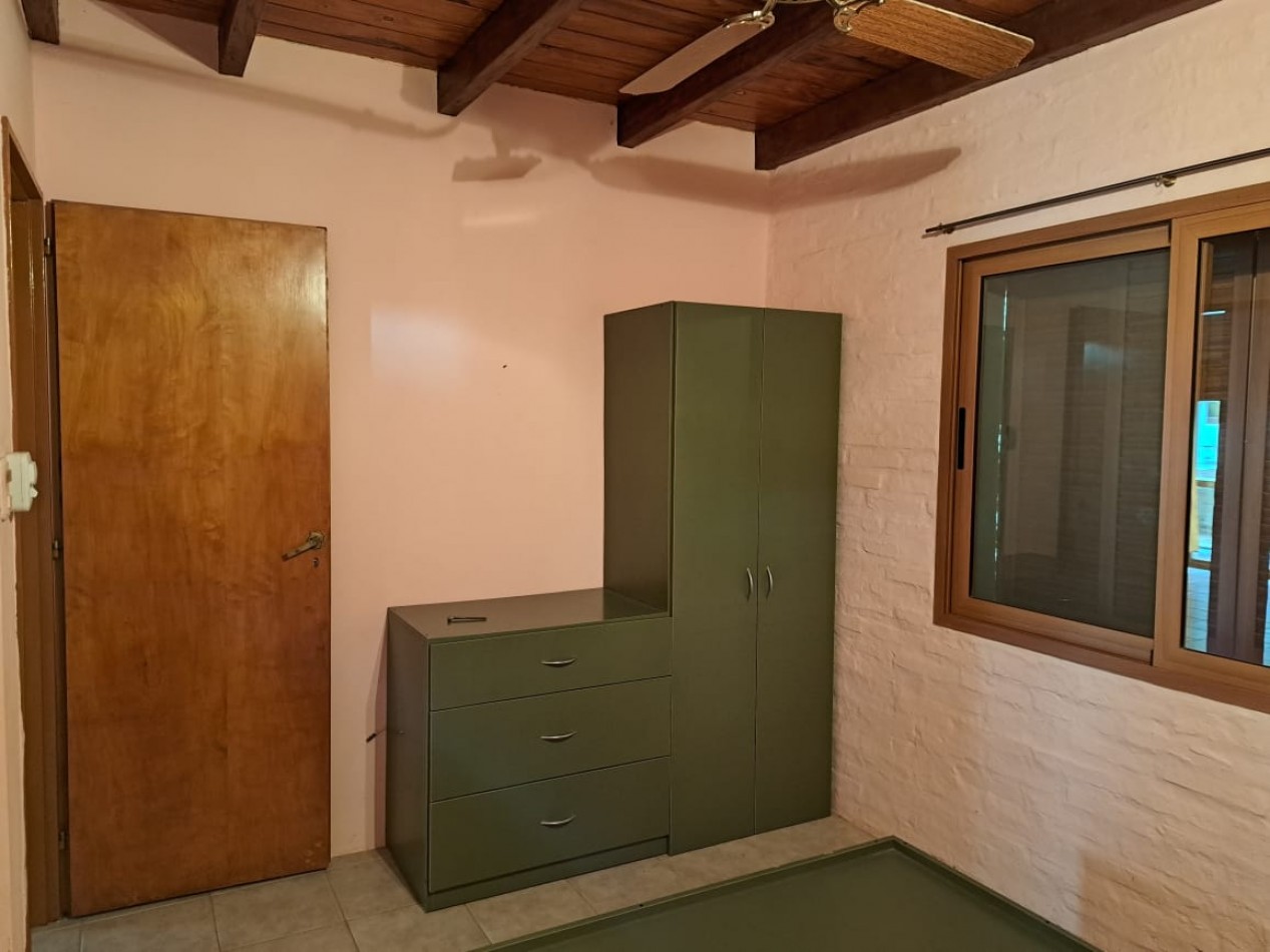 Casa quinta con pileta, amplio terreno, buena ubicacion