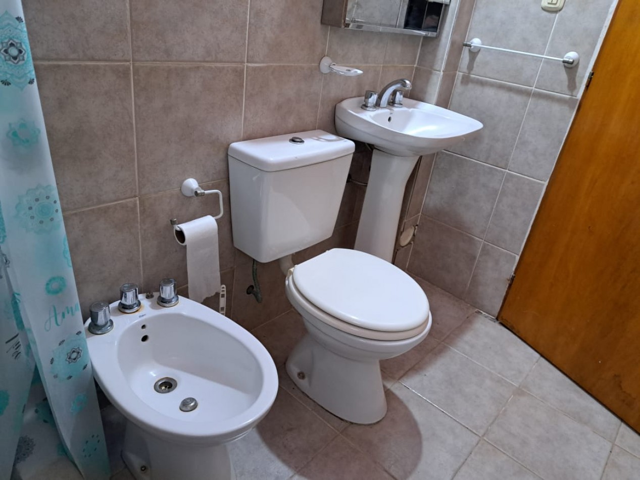 Casa quinta con pileta, amplio terreno, buena ubicacion