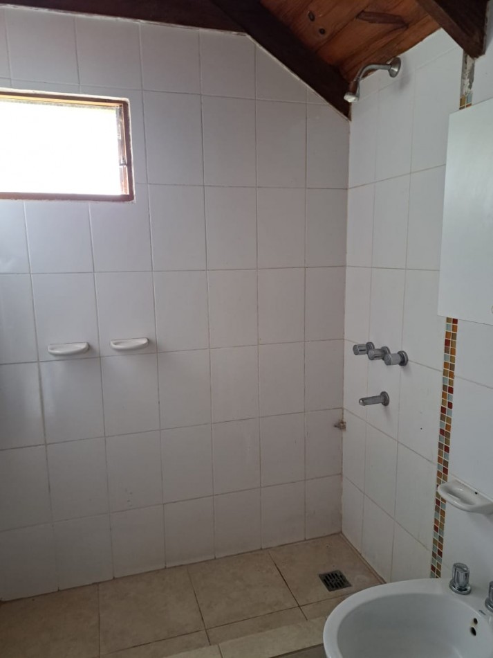 Casa quinta con pileta, amplio terreno, buena ubicacion