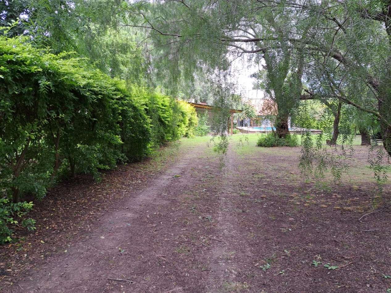 Casa quinta con pileta, amplio terreno, buena ubicacion
