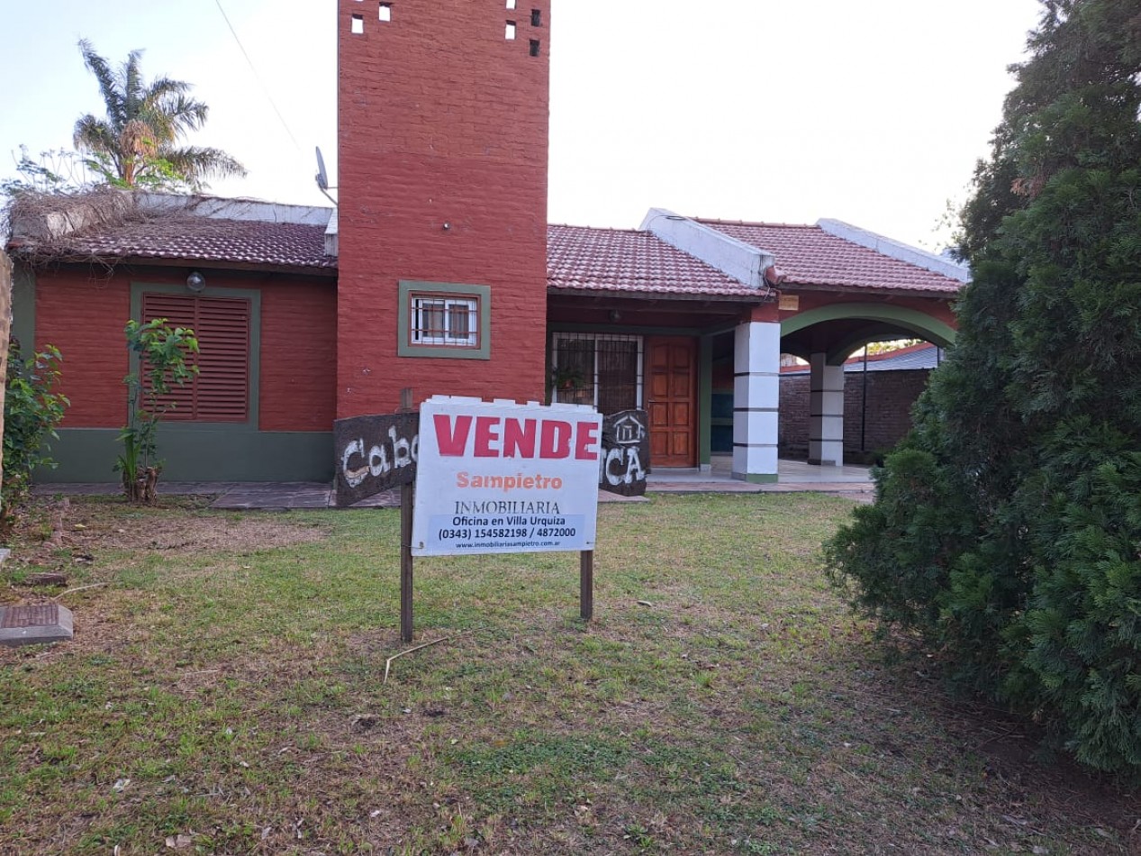 SE VENDE 2 casas en un terreno centrico, Villa Urquiza, Entre Rios