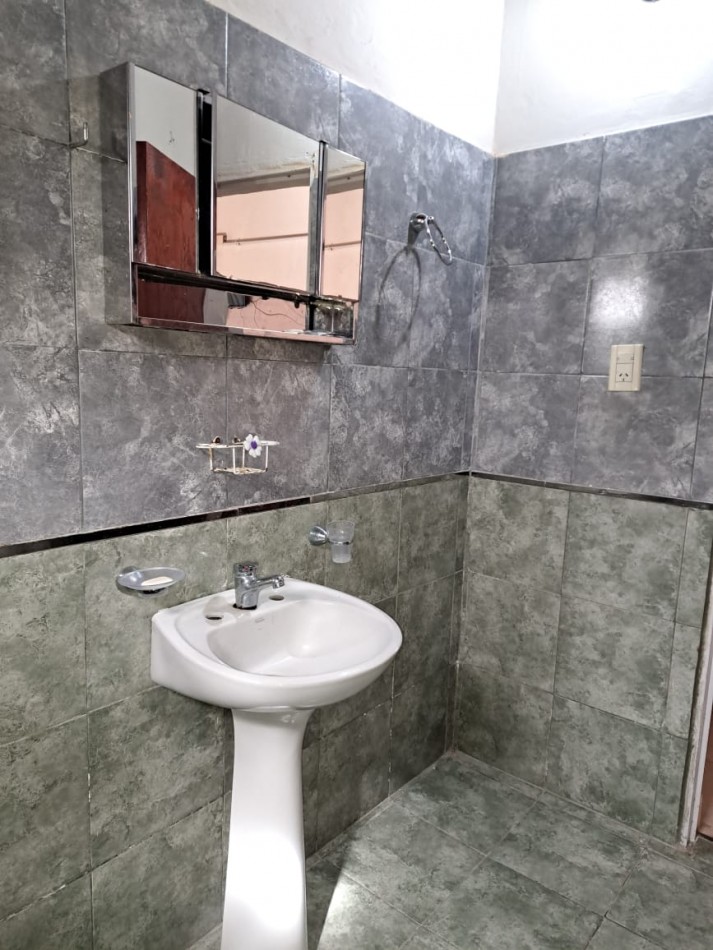 Casa centrica, 1 dormitorio, cochera, Villa Urquiza