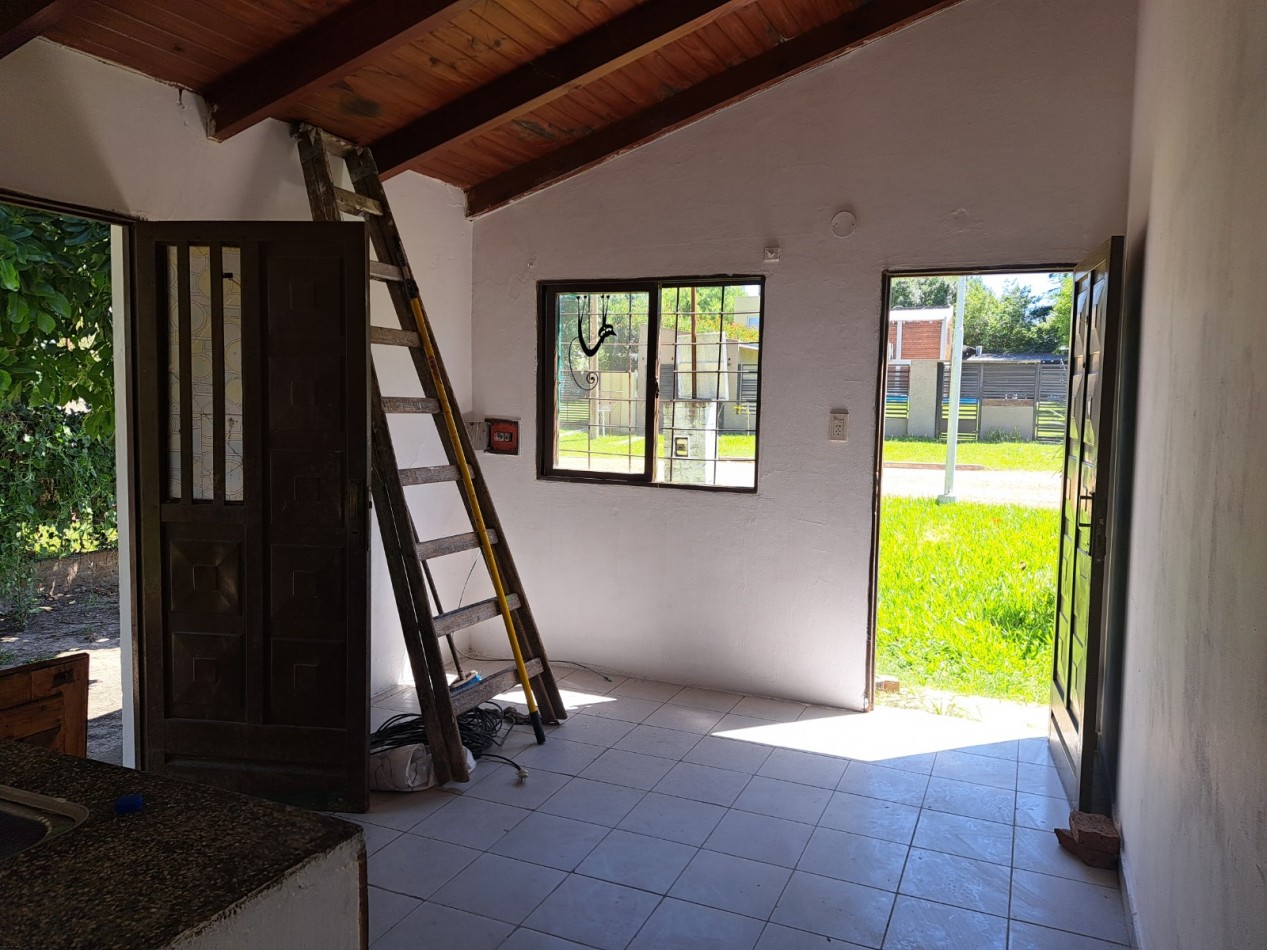 Casa 2 dormitorios amplio parquizado