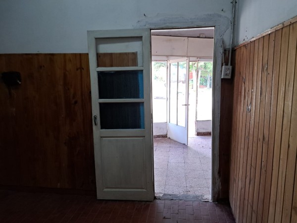 Local comercial esquina plaza Villa Urquiza