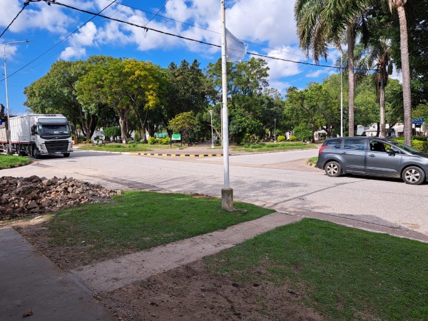 Local comercial esquina plaza Villa Urquiza