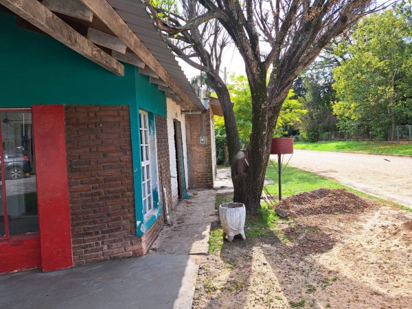 Local comercial esquina plaza Villa Urquiza