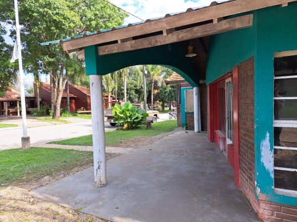 Local comercial esquina plaza Villa Urquiza