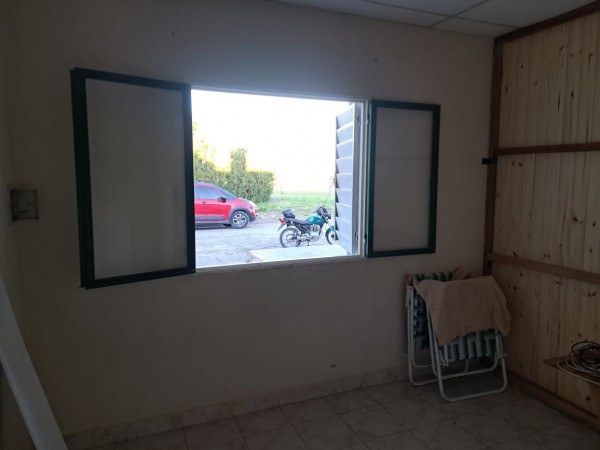 Casa 2 dormitorios, amplio garage y patio en Colonia Nueva Villa Urquiza