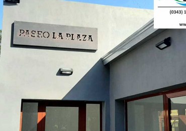 Local comercial frente a la plaza, Villa Urquiza. Paseo la Plaza, local 3.