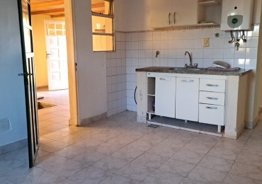 Casa 2 dormitorios, amplio garage y patio en Colonia Nueva Villa Urquiza